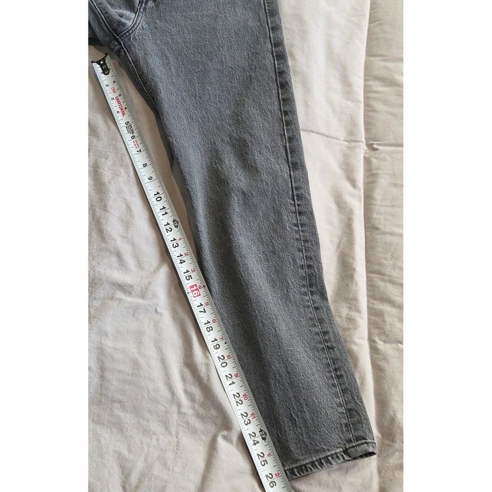Levi's Women's Wedgie Premium Jeans High Waisted Black Gray Wash Women's 28 EUC - Picture 4 of 13